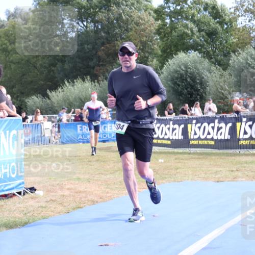 31.08.2025 - Elbe Triathlon Hamburg Strokosch-Dieckow http://msf.ph/oto/8654269 31.08.2025 11:33:49 Ziel 704, 949, 1157 meine-sportfotos.de