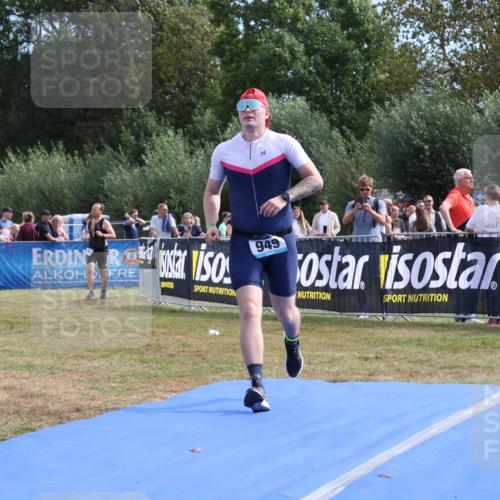 31.08.2025 - Elbe Triathlon Hamburg Strokosch-Dieckow http://msf.ph/oto/8654274 31.08.2025 11:33:54 Ziel 704, 949, 1255 meine-sportfotos.de