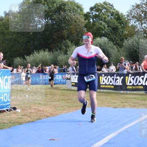31.08.2025 - Elbe Triathlon Hamburg Strokosch-Dieckow http://msf.ph/oto/8654275 31.08.2025 11:33:54 Ziel 704, 949, 1255 meine-sportfotos.de