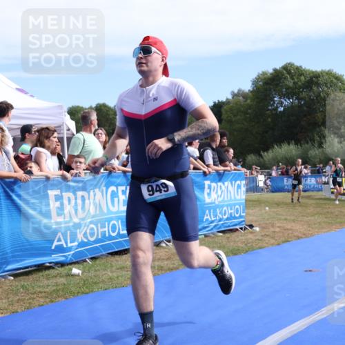 31.08.2025 - Elbe Triathlon Hamburg Strokosch-Dieckow http://msf.ph/oto/8654283 31.08.2025 11:33:56 Ziel 704, 949, 1255 meine-sportfotos.de