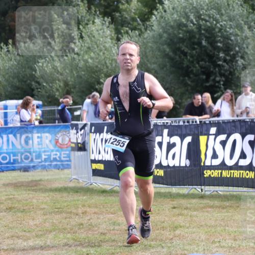 31.08.2025 - Elbe Triathlon Hamburg Strokosch-Dieckow http://msf.ph/oto/8654285 31.08.2025 11:33:59 Ziel 949, 1255 meine-sportfotos.de