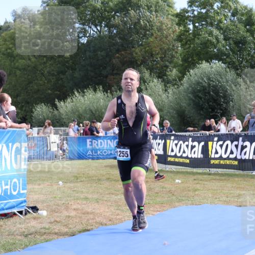 31.08.2025 - Elbe Triathlon Hamburg Strokosch-Dieckow http://msf.ph/oto/8654289 31.08.2025 11:34:01 Ziel 1255 meine-sportfotos.de
