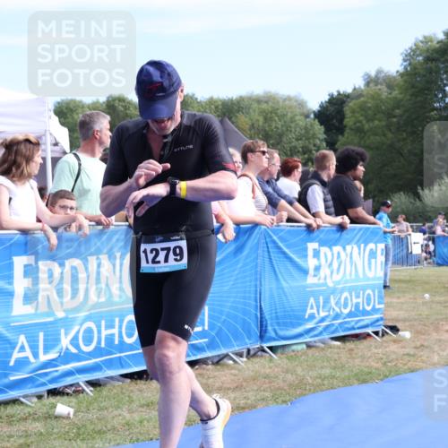 31.08.2025 - Elbe Triathlon Hamburg Strokosch-Dieckow http://msf.ph/oto/8654329 31.08.2025 11:34:28 Ziel 830, 1134, 1159, 1279, 1286, 1291 meine-sportfotos.de