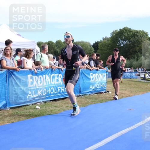 31.08.2025 - Elbe Triathlon Hamburg Strokosch-Dieckow http://msf.ph/oto/8654335 31.08.2025 11:34:31 Ziel 1134, 1279, 1286 meine-sportfotos.de