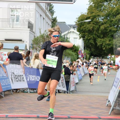 31.08.2025 - 21. Blankeneser Heldenlauf Strokosch-Dieckow http://msf.ph/oto/8654339 31.08.2025 11:04:28 Ziel 3202, 3198, 3418 meine-sportfotos.de