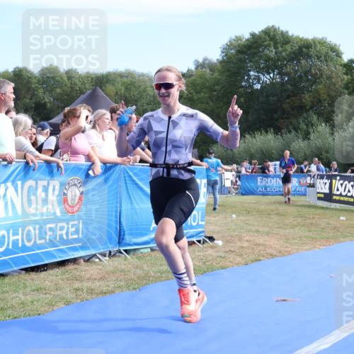 31.08.2025 - Elbe Triathlon Hamburg Strokosch-Dieckow http://msf.ph/oto/8654346 31.08.2025 11:34:42 Ziel 864 meine-sportfotos.de