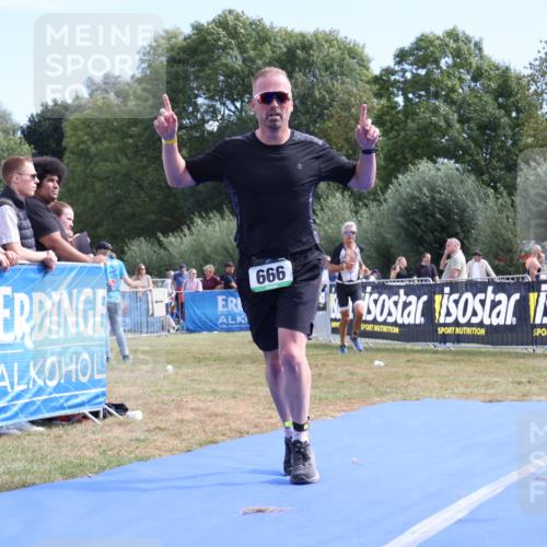 31.08.2025 - Elbe Triathlon Hamburg Strokosch-Dieckow http://msf.ph/oto/8654370 31.08.2025 11:35:13 Ziel 666, 730, 1156, 1305 meine-sportfotos.de