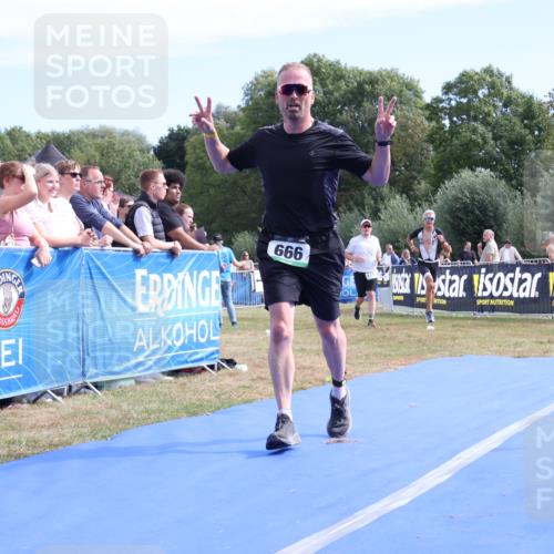 31.08.2025 - Elbe Triathlon Hamburg Strokosch-Dieckow http://msf.ph/oto/8654372 31.08.2025 11:35:14 Ziel 666, 730, 1156, 1305 meine-sportfotos.de