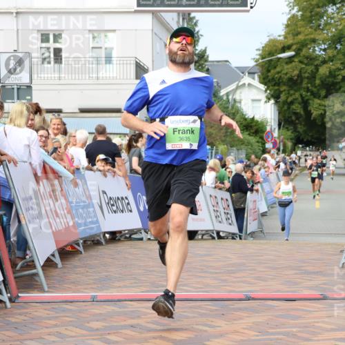 31.08.2025 - 21. Blankeneser Heldenlauf Strokosch-Dieckow http://msf.ph/oto/8654375 31.08.2025 11:04:17 Ziel 3131, 3567, 3635 meine-sportfotos.de