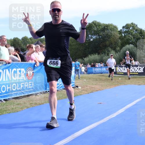 31.08.2025 - Elbe Triathlon Hamburg Strokosch-Dieckow http://msf.ph/oto/8654376 31.08.2025 11:35:14 Ziel 666, 730, 1156, 1305 meine-sportfotos.de