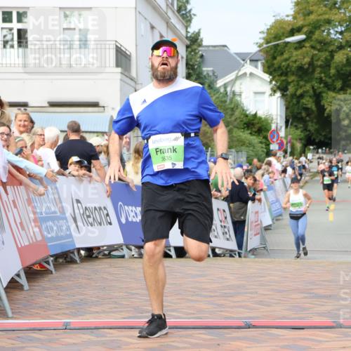 31.08.2025 - 21. Blankeneser Heldenlauf Strokosch-Dieckow http://msf.ph/oto/8654382 31.08.2025 11:04:17 Ziel 3131, 3567, 3635 meine-sportfotos.de