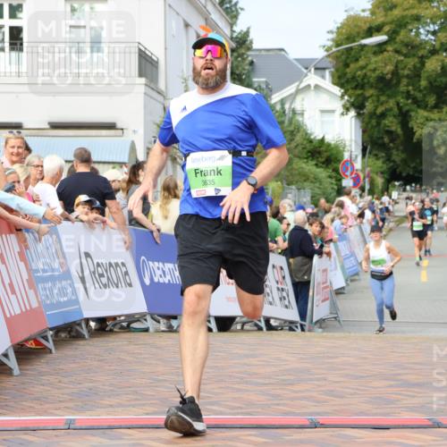 31.08.2025 - 21. Blankeneser Heldenlauf Strokosch-Dieckow http://msf.ph/oto/8654384 31.08.2025 11:04:17 Ziel 3131, 3567, 3635 meine-sportfotos.de