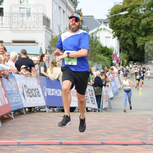 31.08.2025 - 21. Blankeneser Heldenlauf Strokosch-Dieckow http://msf.ph/oto/8654388 31.08.2025 11:04:17 Ziel 3131, 3567, 3635 meine-sportfotos.de