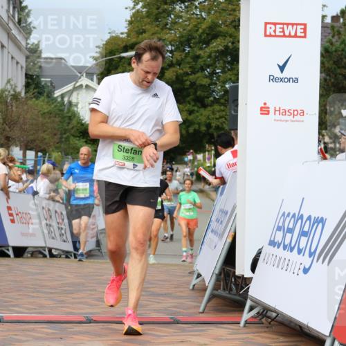31.08.2025 - 21. Blankeneser Heldenlauf Strokosch-Dieckow http://msf.ph/oto/8654403 31.08.2025 11:04:02 Ziel 3052, 3051, 3303, 3256, 3328 meine-sportfotos.de