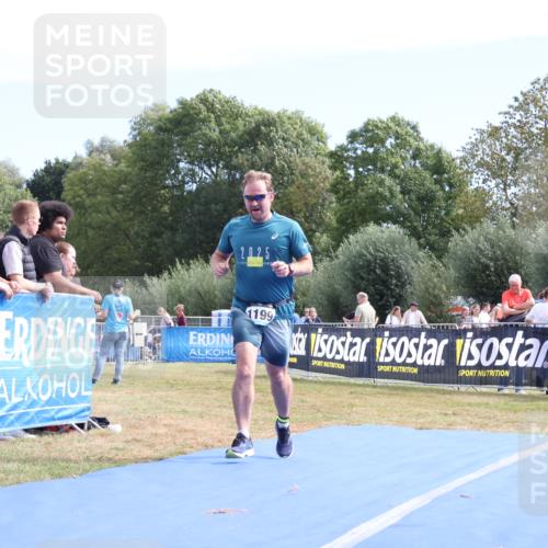 31.08.2025 - Elbe Triathlon Hamburg Strokosch-Dieckow http://msf.ph/oto/8654406 31.08.2025 11:36:05 Ziel 413, 1199 meine-sportfotos.de