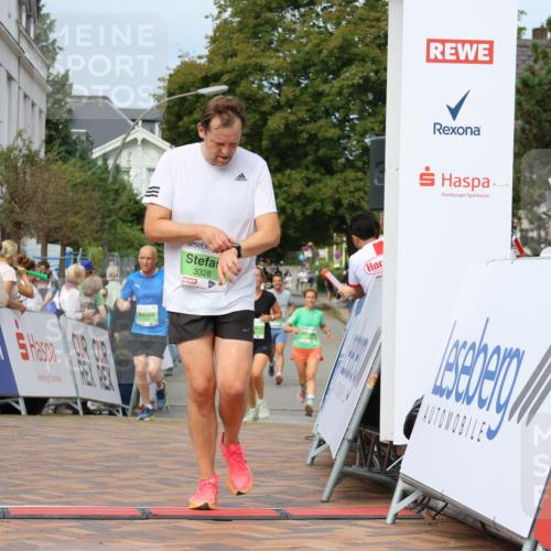 31.08.2025 - 21. Blankeneser Heldenlauf Strokosch-Dieckow http://msf.ph/oto/8654412 31.08.2025 11:04:02 Ziel 3052, 3051, 3303, 3256, 3328 meine-sportfotos.de