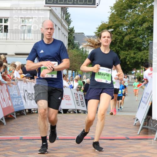 31.08.2025 - 21. Blankeneser Heldenlauf Strokosch-Dieckow http://msf.ph/oto/8654421 31.08.2025 11:03:59 Ziel 3174, 3052, 3051, 3328 meine-sportfotos.de