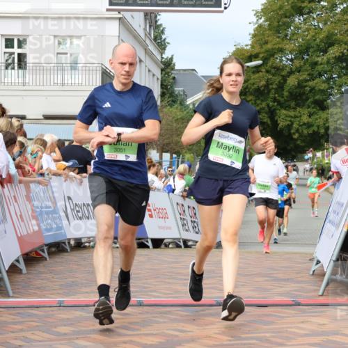 31.08.2025 - 21. Blankeneser Heldenlauf Strokosch-Dieckow http://msf.ph/oto/8654425 31.08.2025 11:03:59 Ziel 3174, 3052, 3051, 3328 meine-sportfotos.de