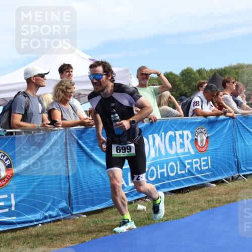 31.08.2025 - Elbe Triathlon Hamburg Strokosch-Dieckow http://msf.ph/oto/8654426 31.08.2025 11:36:36 Ziel 699, 703, 1250 meine-sportfotos.de