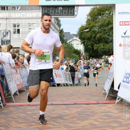31.08.2025 - 21. Blankeneser Heldenlauf Strokosch-Dieckow http://msf.ph/oto/8654456 31.08.2025 11:03:54 Ziel 3119, 3118, 3679, 3174, 3052, 3051 meine-sportfotos.de