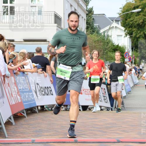 31.08.2025 - 21. Blankeneser Heldenlauf Strokosch-Dieckow http://msf.ph/oto/8654495 31.08.2025 11:03:46 Ziel 3119, 3118, 3679, 3504 meine-sportfotos.de