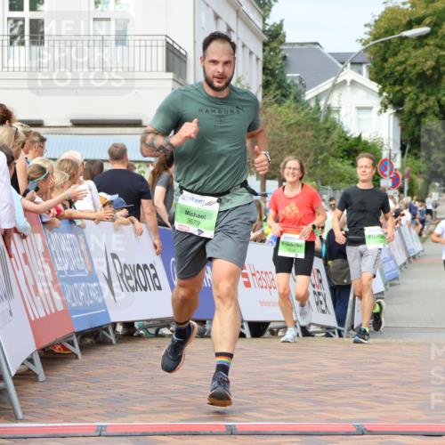 31.08.2025 - 21. Blankeneser Heldenlauf Strokosch-Dieckow http://msf.ph/oto/8654497 31.08.2025 11:03:46 Ziel 3119, 3118, 3679, 3504 meine-sportfotos.de