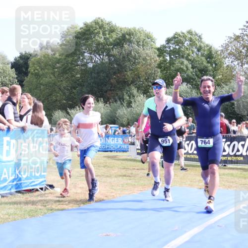 31.08.2025 - Elbe Triathlon Hamburg Strokosch-Dieckow http://msf.ph/oto/8654512 31.08.2025 11:38:33 Ziel 764, 951, 1299, 1301 meine-sportfotos.de