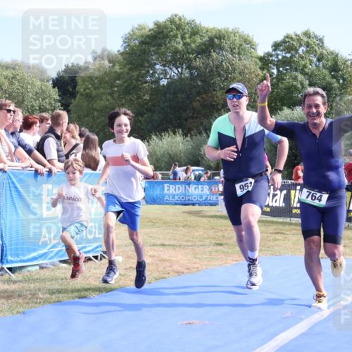 31.08.2025 - Elbe Triathlon Hamburg Strokosch-Dieckow http://msf.ph/oto/8654514 31.08.2025 11:38:34 Ziel 764, 951, 1299 meine-sportfotos.de