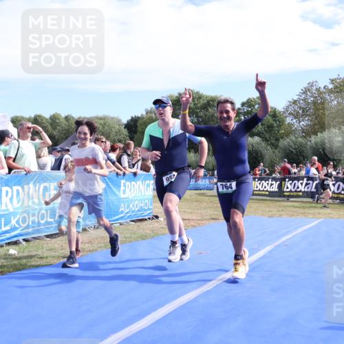 31.08.2025 - Elbe Triathlon Hamburg Strokosch-Dieckow http://msf.ph/oto/8654517 31.08.2025 11:38:34 Ziel 764, 951, 1299 meine-sportfotos.de