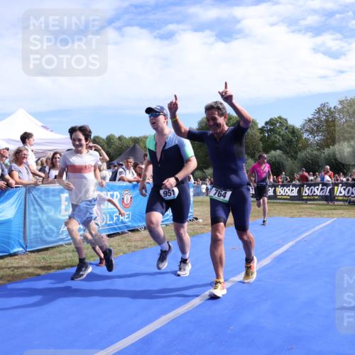 31.08.2025 - Elbe Triathlon Hamburg Strokosch-Dieckow http://msf.ph/oto/8654519 31.08.2025 11:38:35 Ziel 764, 951, 1299 meine-sportfotos.de