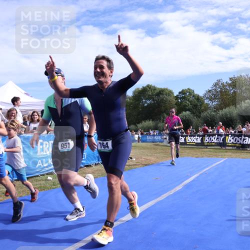 31.08.2025 - Elbe Triathlon Hamburg Strokosch-Dieckow http://msf.ph/oto/8654520 31.08.2025 11:38:35 Ziel 764, 951, 1299 meine-sportfotos.de