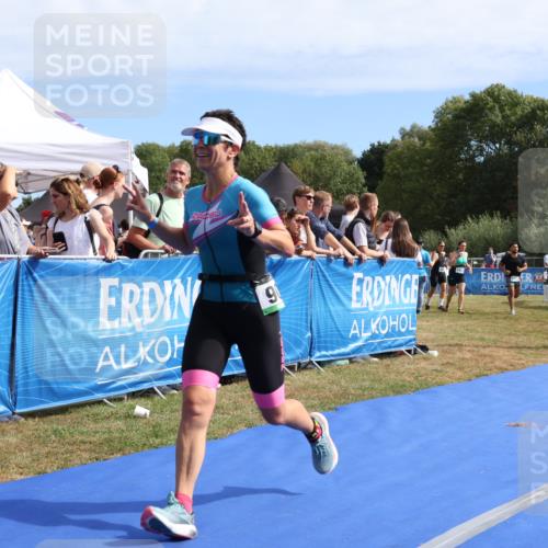 31.08.2025 - Elbe Triathlon Hamburg Strokosch-Dieckow http://msf.ph/oto/8654564 31.08.2025 11:39:11 Ziel 908, 1079, 1424 meine-sportfotos.de