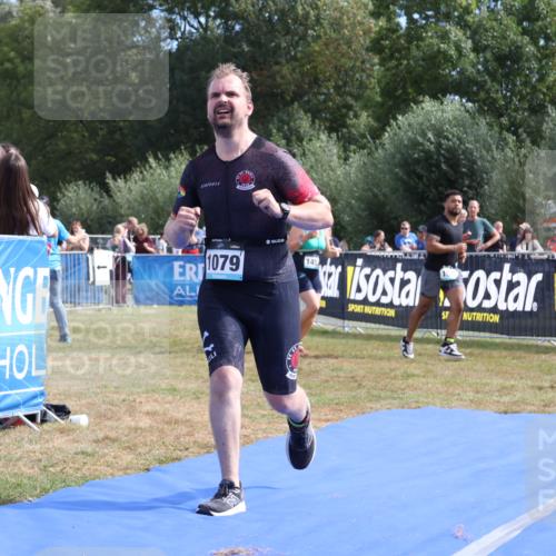 31.08.2025 - Elbe Triathlon Hamburg Strokosch-Dieckow http://msf.ph/oto/8654566 31.08.2025 11:39:12 Ziel 908, 1079, 1424 meine-sportfotos.de