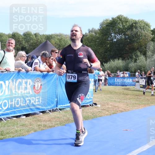 31.08.2025 - Elbe Triathlon Hamburg Strokosch-Dieckow http://msf.ph/oto/8654569 31.08.2025 11:39:13 Ziel 908, 1079, 1424 meine-sportfotos.de