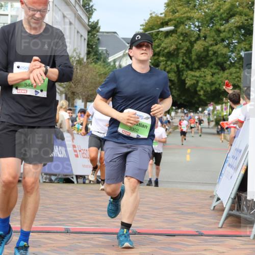 31.08.2025 - 21. Blankeneser Heldenlauf Strokosch-Dieckow http://msf.ph/oto/8654578 31.08.2025 11:03:27 Ziel 3625, 3446, 3373, 3302 meine-sportfotos.de