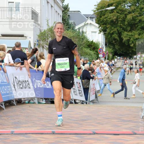 31.08.2025 - 21. Blankeneser Heldenlauf Strokosch-Dieckow http://msf.ph/oto/8654581 31.08.2025 11:02:46 Ziel 3487, 3714 meine-sportfotos.de