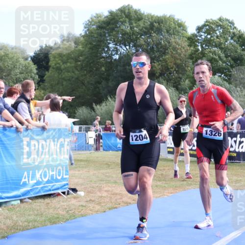 31.08.2025 - Elbe Triathlon Hamburg Strokosch-Dieckow http://msf.ph/oto/8654599 31.08.2025 11:39:54 Ziel 820, 850, 1201, 1204, 1326 meine-sportfotos.de
