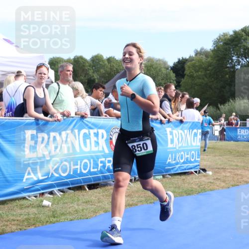 31.08.2025 - Elbe Triathlon Hamburg Strokosch-Dieckow http://msf.ph/oto/8654616 31.08.2025 11:40:00 Ziel 820, 826, 850, 1201 meine-sportfotos.de