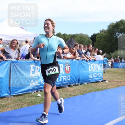 31.08.2025 - Elbe Triathlon Hamburg Strokosch-Dieckow http://msf.ph/oto/8654617 31.08.2025 11:40:01 Ziel 820, 826, 850, 1201 meine-sportfotos.de