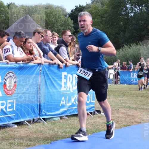 31.08.2025 - Elbe Triathlon Hamburg Strokosch-Dieckow http://msf.ph/oto/8654620 31.08.2025 11:40:02 Ziel 826, 850, 1201 meine-sportfotos.de