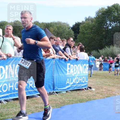 31.08.2025 - Elbe Triathlon Hamburg Strokosch-Dieckow http://msf.ph/oto/8654624 31.08.2025 11:40:03 Ziel 826, 850, 1201 meine-sportfotos.de