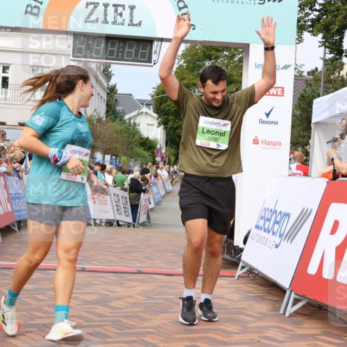 31.08.2025 - 21. Blankeneser Heldenlauf Strokosch-Dieckow http://msf.ph/oto/8654663 31.08.2025 11:02:34 Ziel 3380, 3379, 3135, 3136, 3406, 3727 meine-sportfotos.de