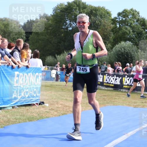 31.08.2025 - Elbe Triathlon Hamburg Strokosch-Dieckow http://msf.ph/oto/8654685 31.08.2025 11:40:44 Ziel 665, 745, 1137, 1298 meine-sportfotos.de