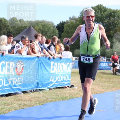 31.08.2025 - Elbe Triathlon Hamburg Strokosch-Dieckow http://msf.ph/oto/8654686 31.08.2025 11:40:44 Ziel 665, 745, 1137, 1298 meine-sportfotos.de