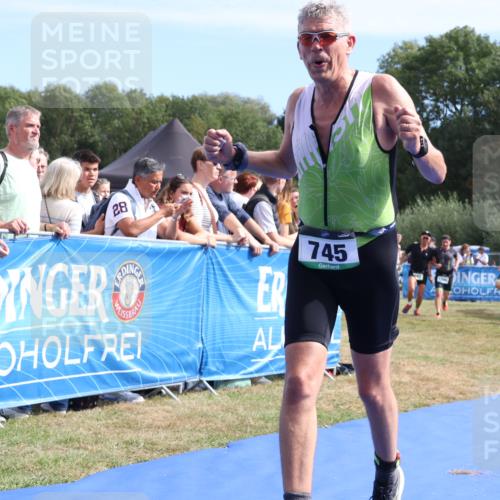 31.08.2025 - Elbe Triathlon Hamburg Strokosch-Dieckow http://msf.ph/oto/8654689 31.08.2025 11:40:44 Ziel 665, 745, 1137, 1298 meine-sportfotos.de
