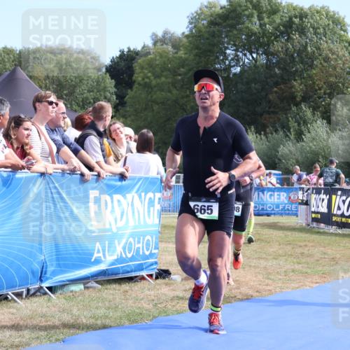 31.08.2025 - Elbe Triathlon Hamburg Strokosch-Dieckow http://msf.ph/oto/8654698 31.08.2025 11:40:50 Ziel 665, 765, 1137, 1298 meine-sportfotos.de