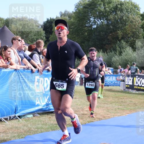 31.08.2025 - Elbe Triathlon Hamburg Strokosch-Dieckow http://msf.ph/oto/8654701 31.08.2025 11:40:50 Ziel 665, 765, 1137, 1298 meine-sportfotos.de