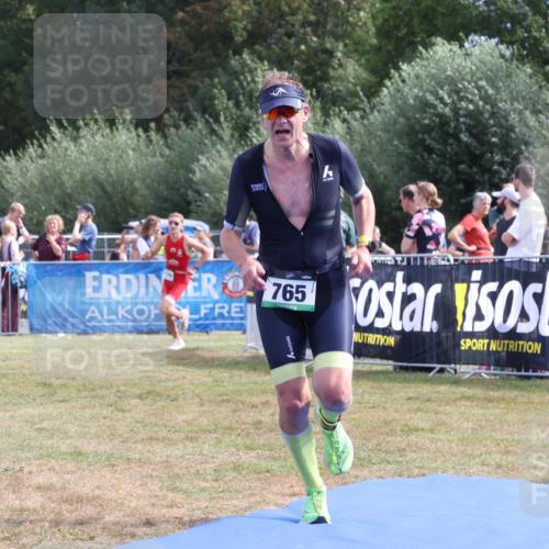 31.08.2025 - Elbe Triathlon Hamburg Strokosch-Dieckow http://msf.ph/oto/8654711 31.08.2025 11:40:53 Ziel 665, 765, 1137, 1298, 1599 meine-sportfotos.de