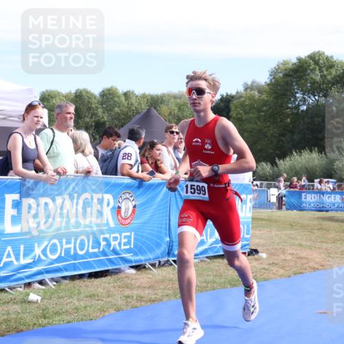 31.08.2025 - Elbe Triathlon Hamburg Strokosch-Dieckow http://msf.ph/oto/8654730 31.08.2025 11:41:00 Ziel 765, 1599, 1601 meine-sportfotos.de