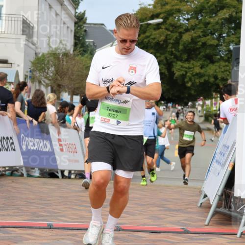 31.08.2025 - 21. Blankeneser Heldenlauf Strokosch-Dieckow http://msf.ph/oto/8654746 31.08.2025 11:02:27 Ziel 3135, 3136, 3406, 3484, 3727 meine-sportfotos.de
